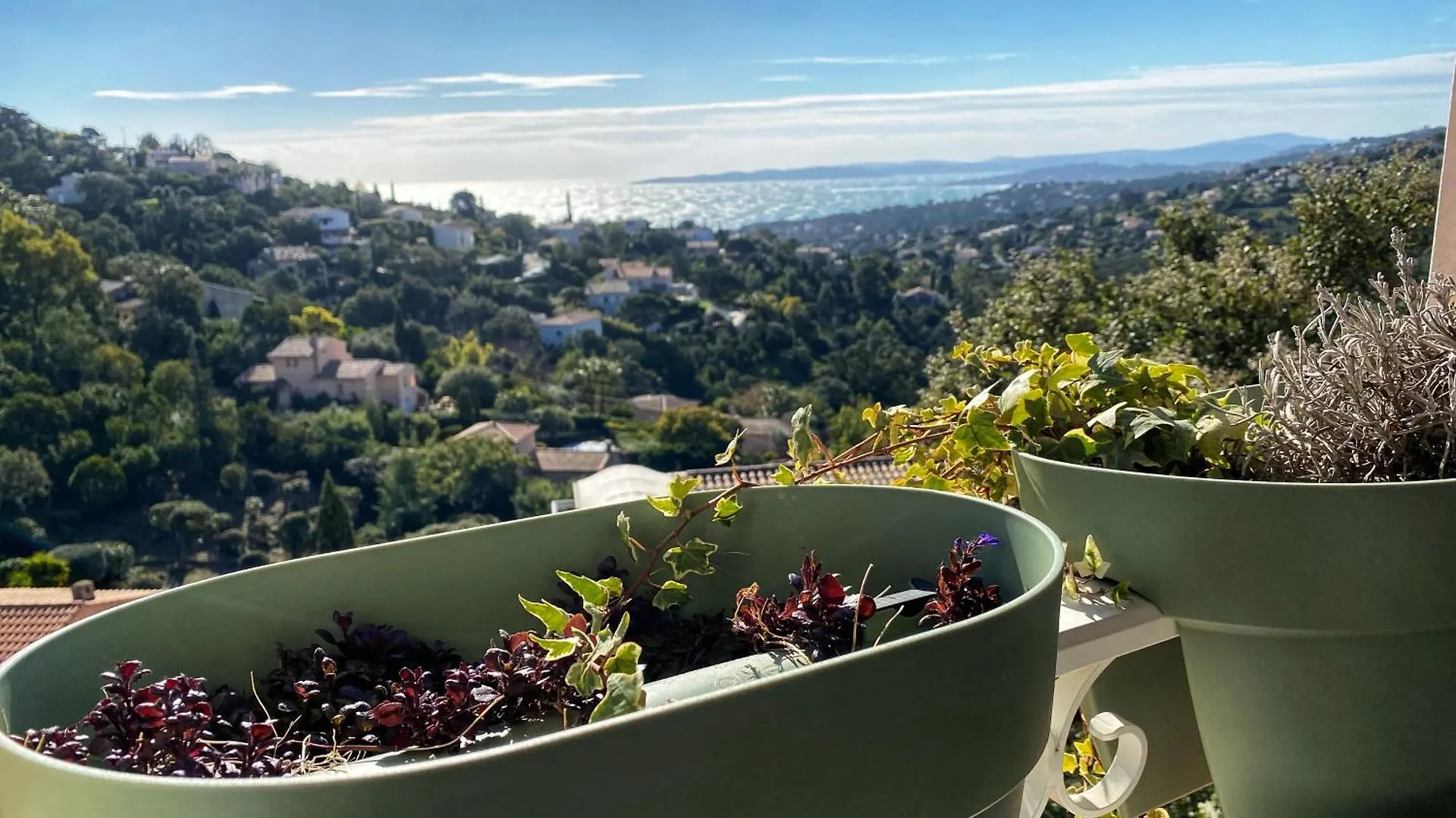 Chez Skadi Amazing Sea View Apartment Roquebrune-sur-Argens